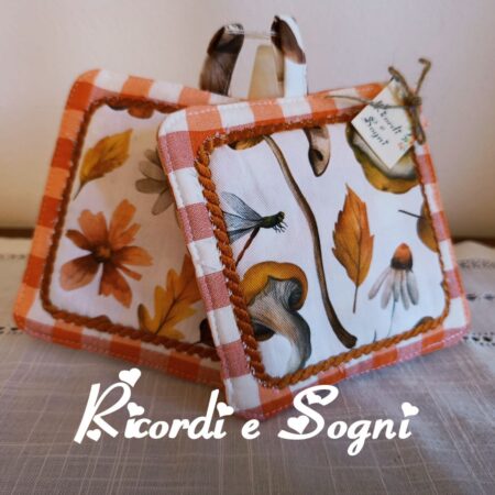 Foglie e Funghi d'Autunno - Coppia di Presine Quadrate in Arancione